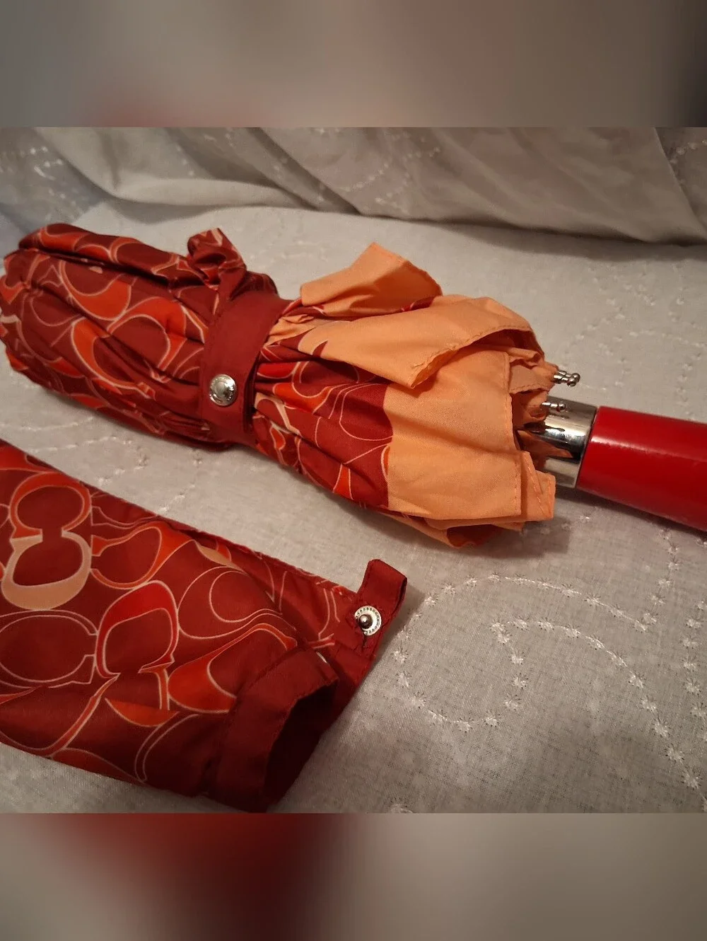 Coach Compact Umbrella in Red and Cream Signature Print - Picture 4 of 7